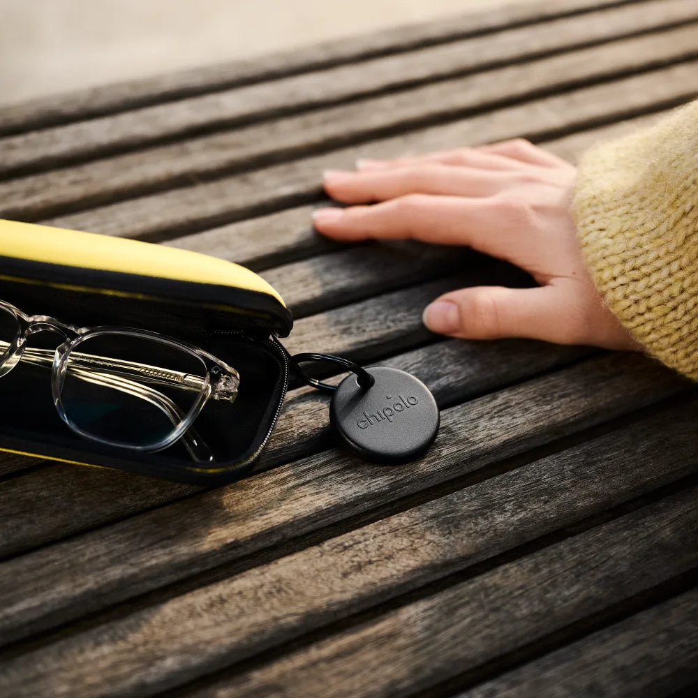 Chipolo - POP Tracking Tag for Apple and Google Devices - Black